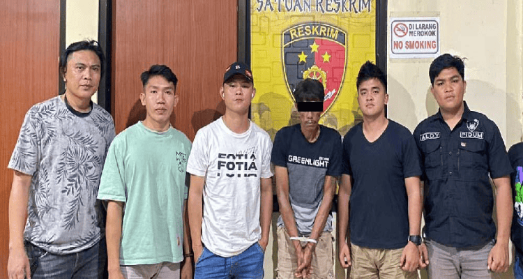 Tampak terduga pelaku saat di tangkap Tim Resmob Boltim.